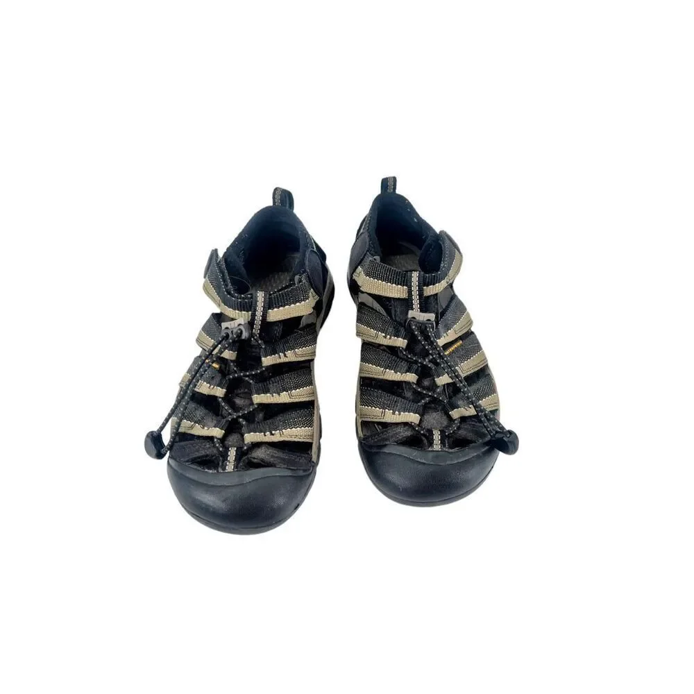 Keen boys hiking water shoes size 4